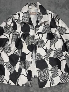 TanJay Black & White Leaf-Print Zip Jacket Sz 14P